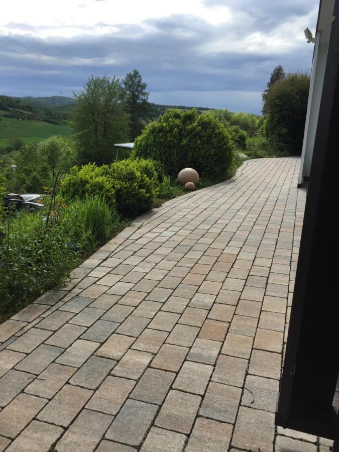 Idyllisch Wohnen Im Weserbergland - Bungalow Mit Phantastischer Aussicht Fuer 4 Personen Polle Exteriör bild